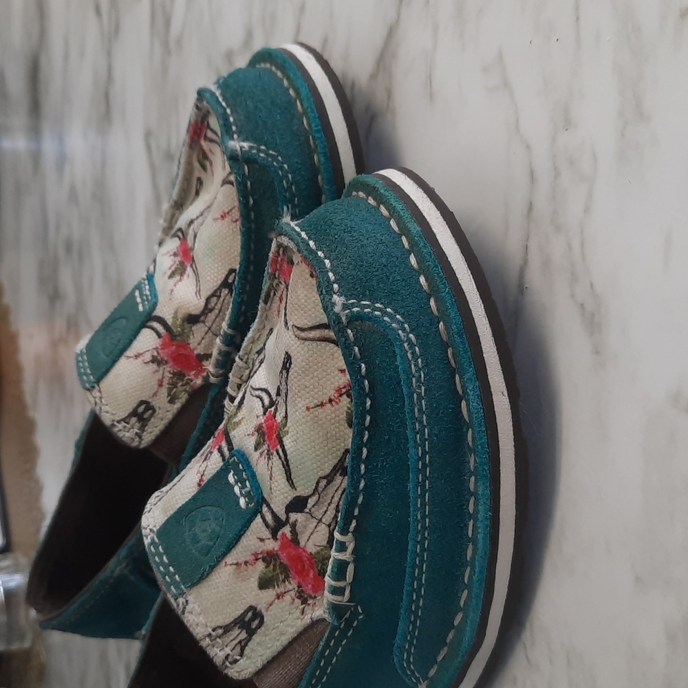 Ariat leather canvas cruisers